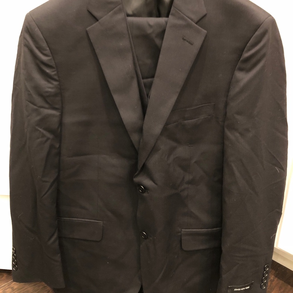 Brand new Jones New York 3 pc suit